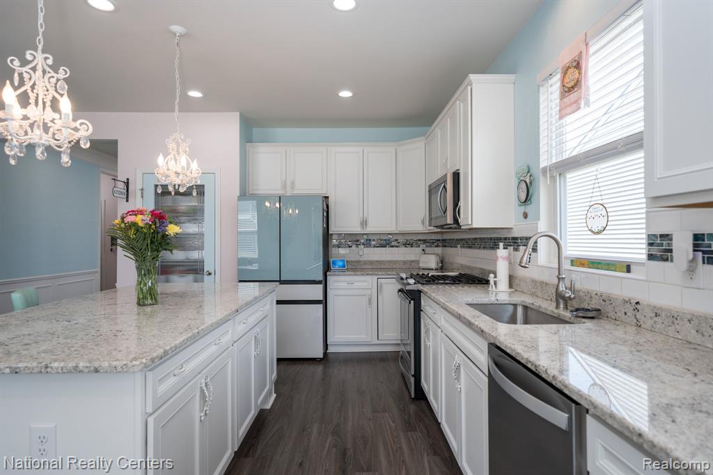 1233 Lark, Lake Orion, MI — Photo 8