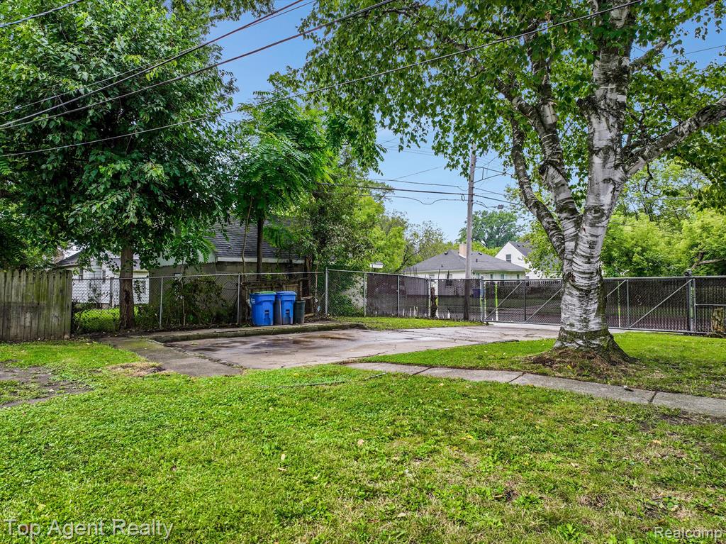 7206 YACHT Avenue, Warren, MI 48091 — Photo 32