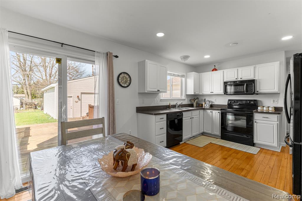 28810 Birchlawn Street, Garden City, MI — Photo 11
