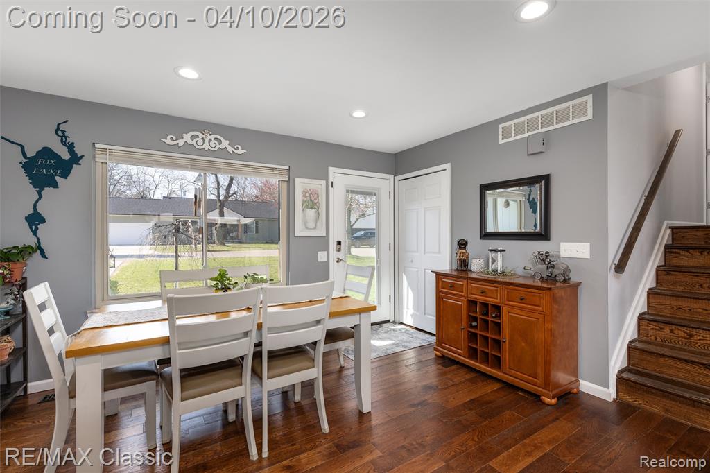 484 W Beechdale Street, Commerce Twp, MI 48382 — Photo 11