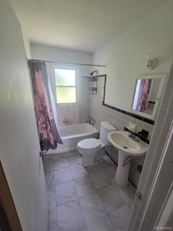 8210 Warwick Street, Detroit, MI 48228 — Photo 4