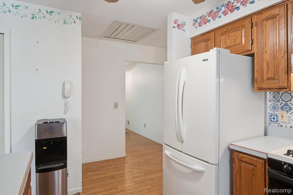 8812 Rio Vista Street, Green Oak, MI 48116 — Photo 8