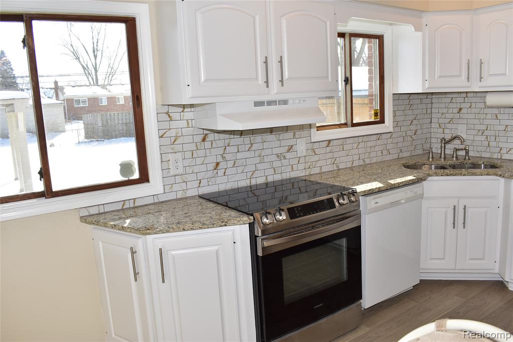 31181 Block Street, Garden City, MI — Photo 5