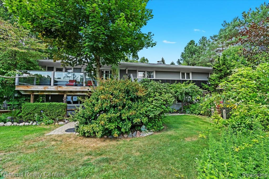 1785 Middle Road, Highland, MI — Photo 30
