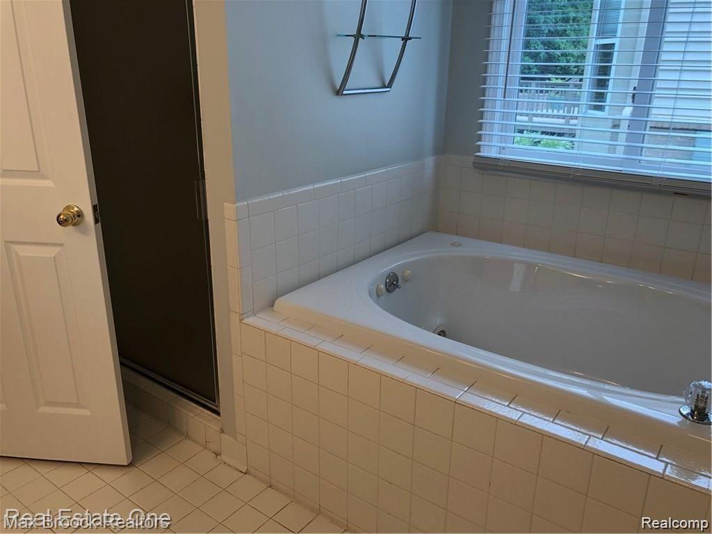 5273 SIMPSON LAKE Road, West Bloomfield, MI 48323 — Photo 15