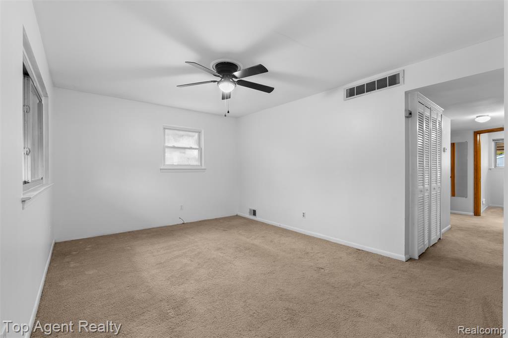 8026 Robert Street, Taylor, MI 48180 — Photo 5