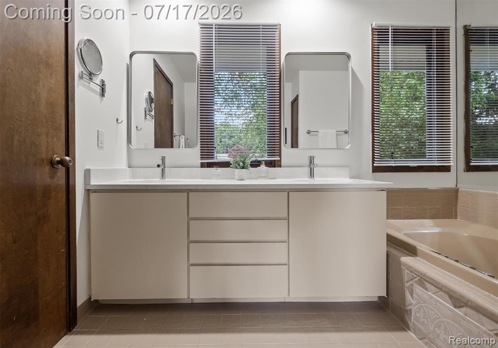 5863 Seville Circle, Orchard Lake Village, MI 48324 — Photo 40