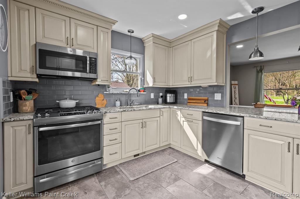 7466 LINDRATH, Washington, MI — Photo 4