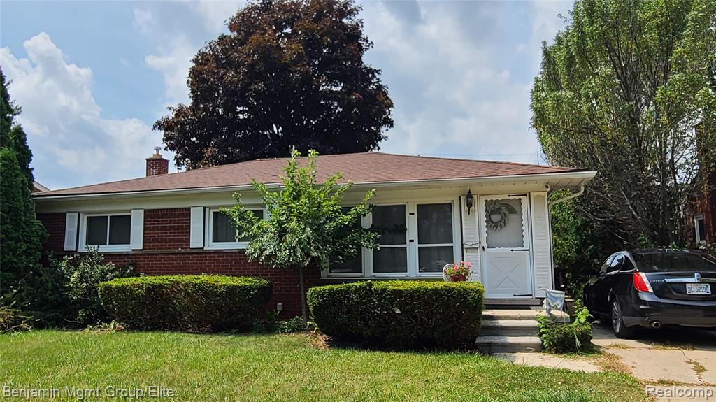3900 NORWOOD Drive, Trenton, MI 48183