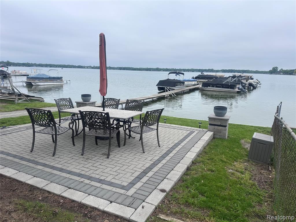 415 Leon Road, Walled Lake, MI 48390 — Photo 2