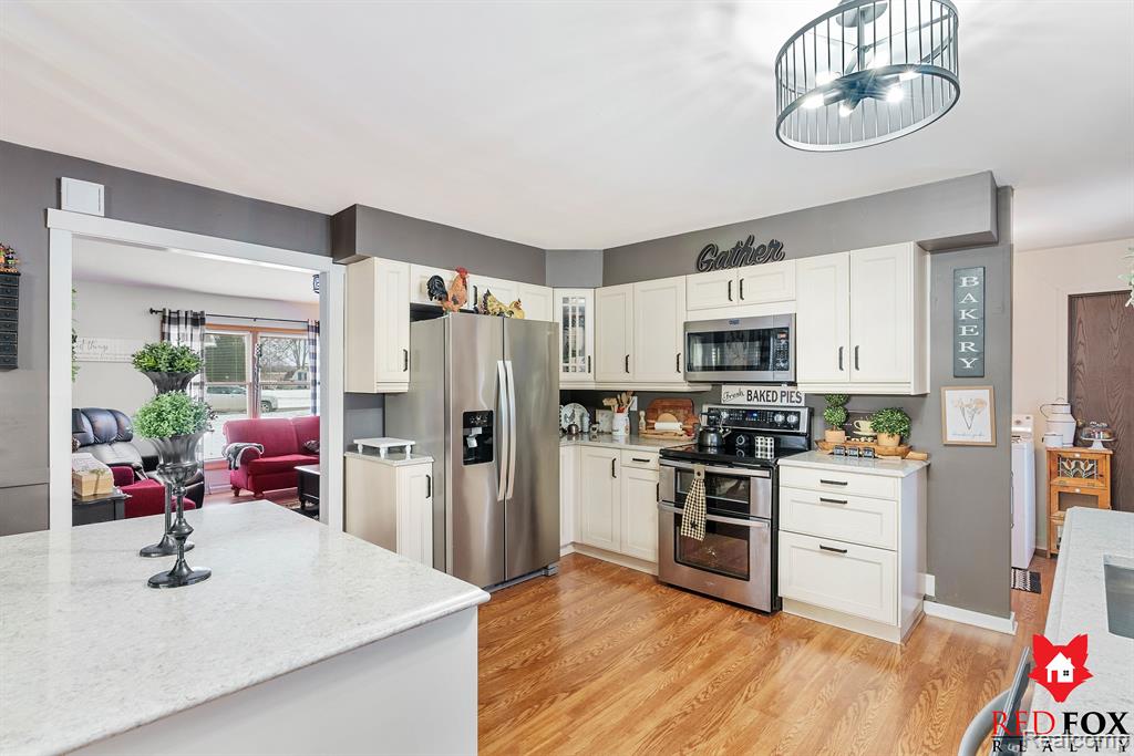 751 WILLIAMSBURG Drive, Caro, MI 48723 — Photo 13