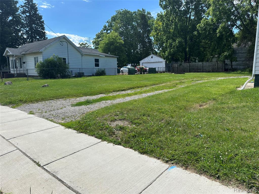 826 E Mount Morris Street, Mount Morris, MI 48458 — Photo 11