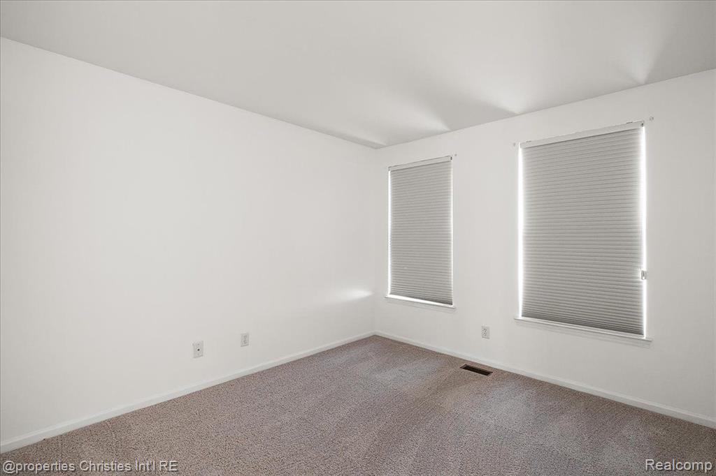 9773 RAVENSHIRE Drive, Ypsilanti, MI 48198 — Photo 41