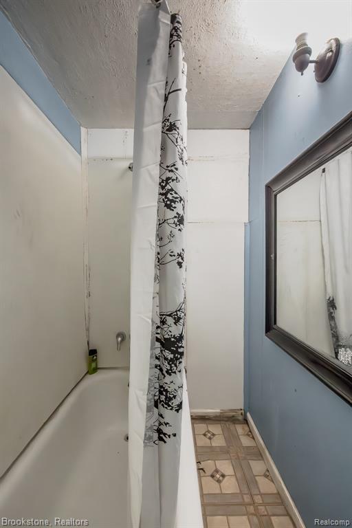 725 E Sherman Street, Holly, MI 48442 — Photo 17