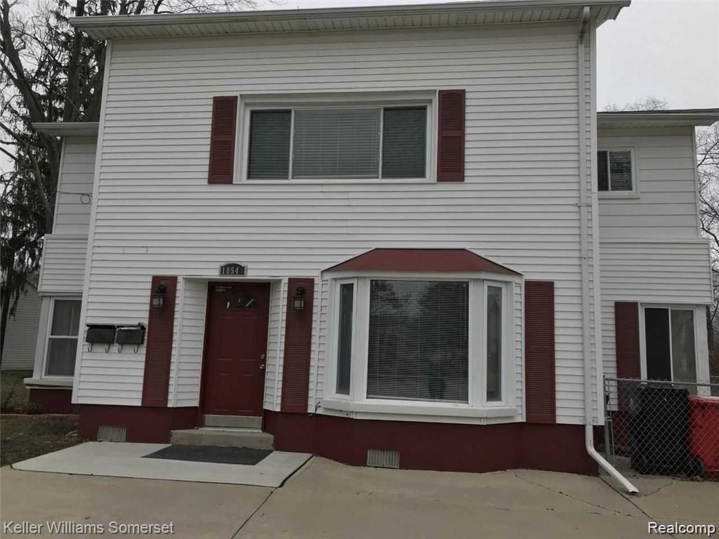 18541 Utica, Roseville, MI 48066 — Photo 2