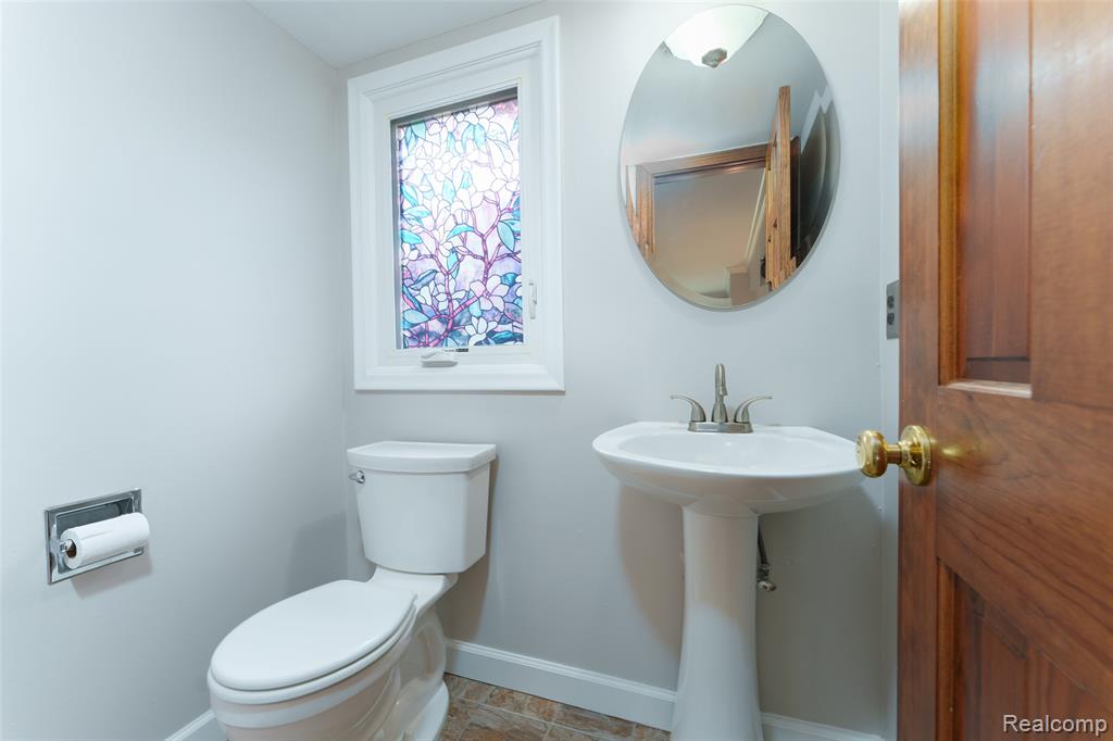 4276 Macqueen Drive, West Bloomfield, MI 48323 — Photo 21