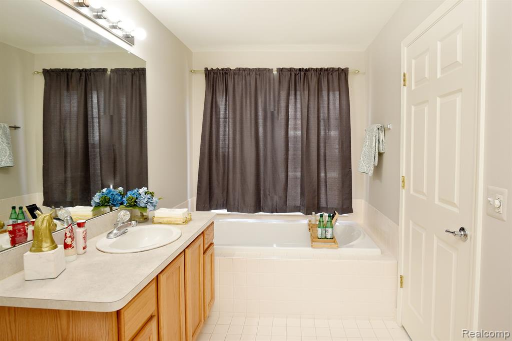 39516 ROCKCREST Lane, Northville, MI 48168 — Photo 24