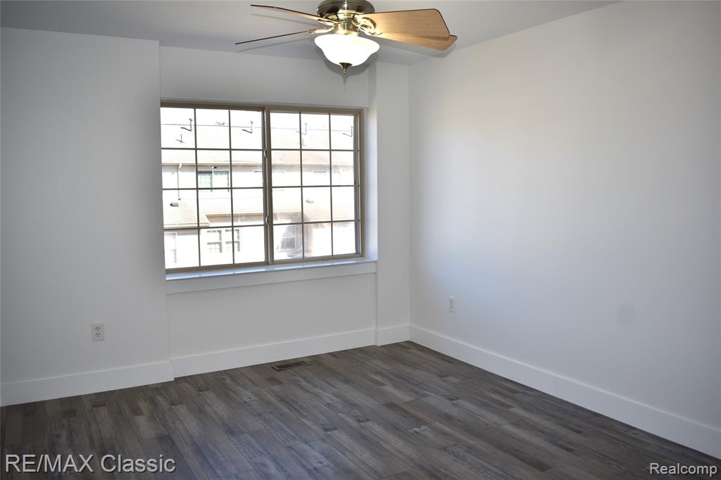 417 Old Pine Way Drive, Walled Lake, MI 48390 — Photo 21