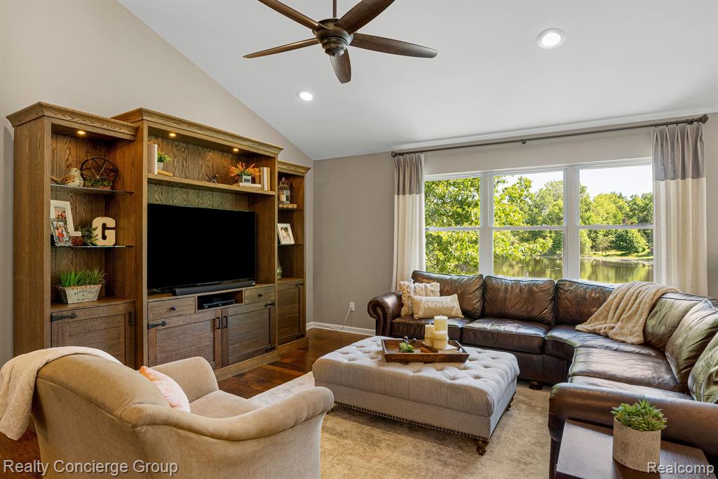 9801 BROOKFIELD Drive, Brighton, MI 48116 — Photo 13