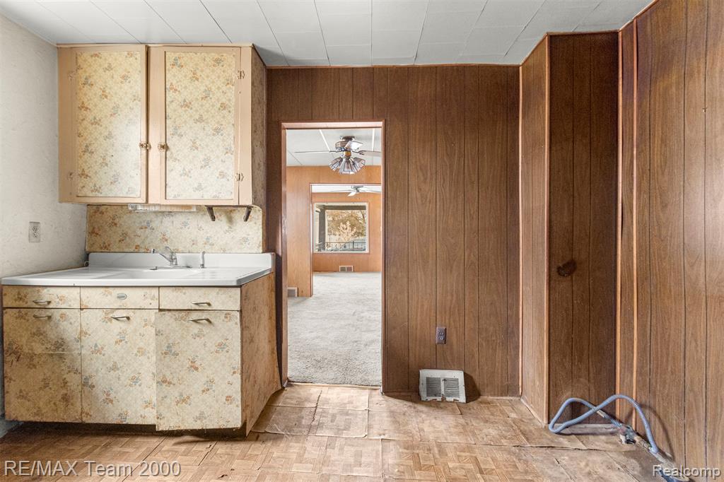6488 Vaughan Street, Detroit, MI 48228 — Photo 19