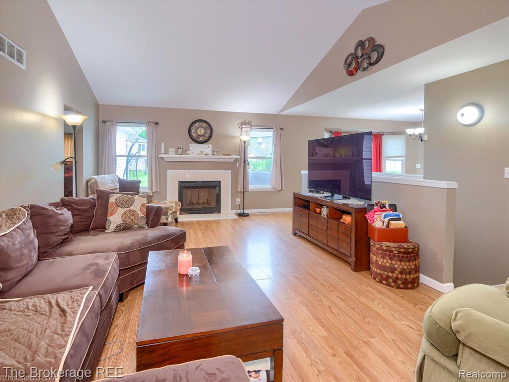 822 Alana Court, Davison, MI 48423 — Photo 13