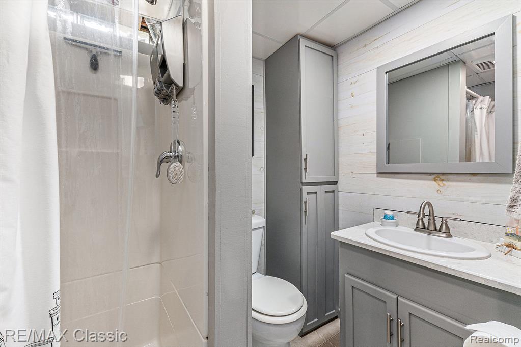 9373 Lathers Street, Livonia, MI 48150 — Photo 12