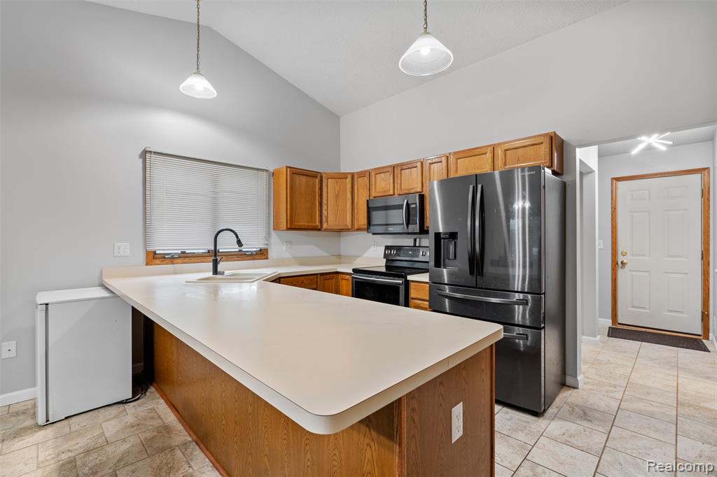815 Esther Drive, Lake Orion, MI 48362 — Photo 10