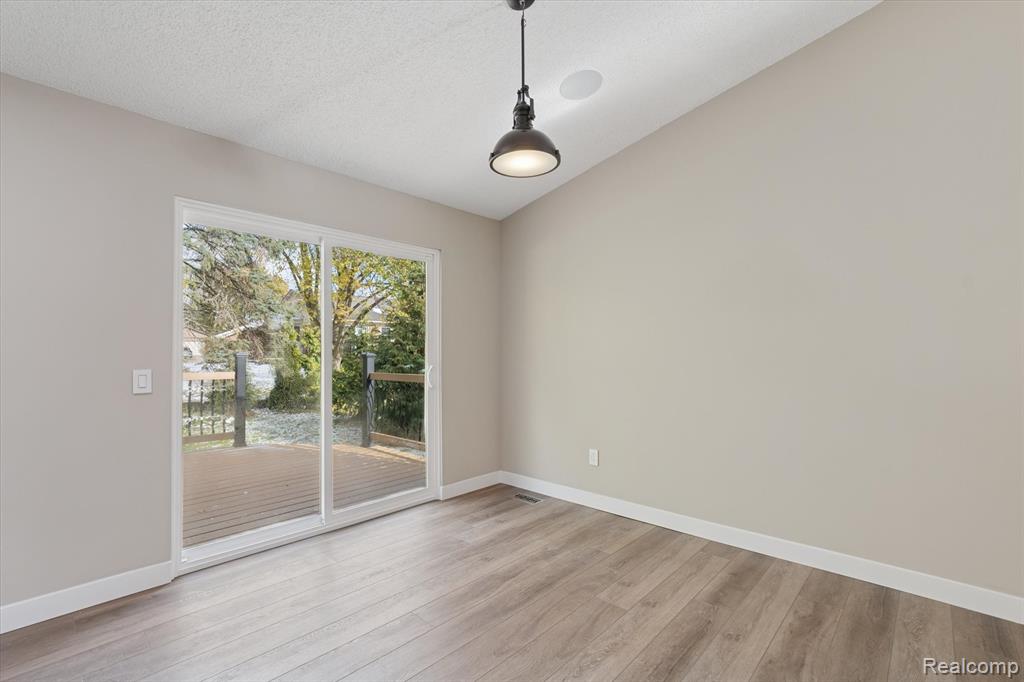 634 Lockport Road, Rochester Hills, MI 48307 — Photo 18