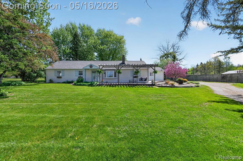8081 S Jennings Road, Swartz Creek, MI 48473 — front exterior