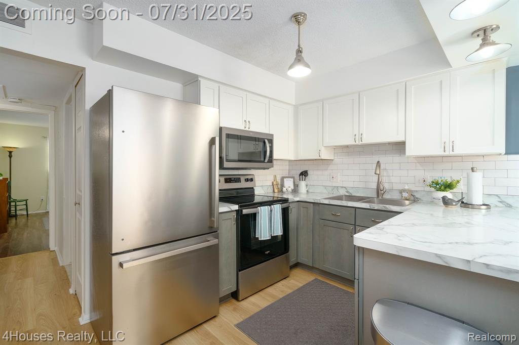 5273 Highland Road, 108, Waterford, MI 48327 — Photo 26
