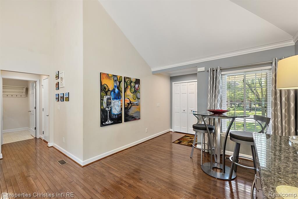 301 JAMES Circle, Royal Oak, MI 48067 — Photo 6