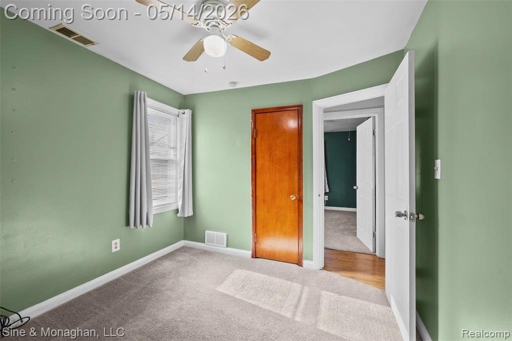49 E Madge Avenue, Hazel Park, MI 48030 — Photo 17