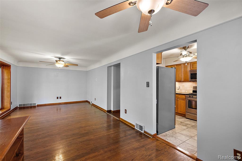 637 S Edgeworth Avenue, Royal Oak, MI 48067 — Photo 19
