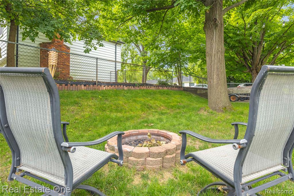 7241 Richardson Road, West Bloomfield, MI 48323 — Photo 26