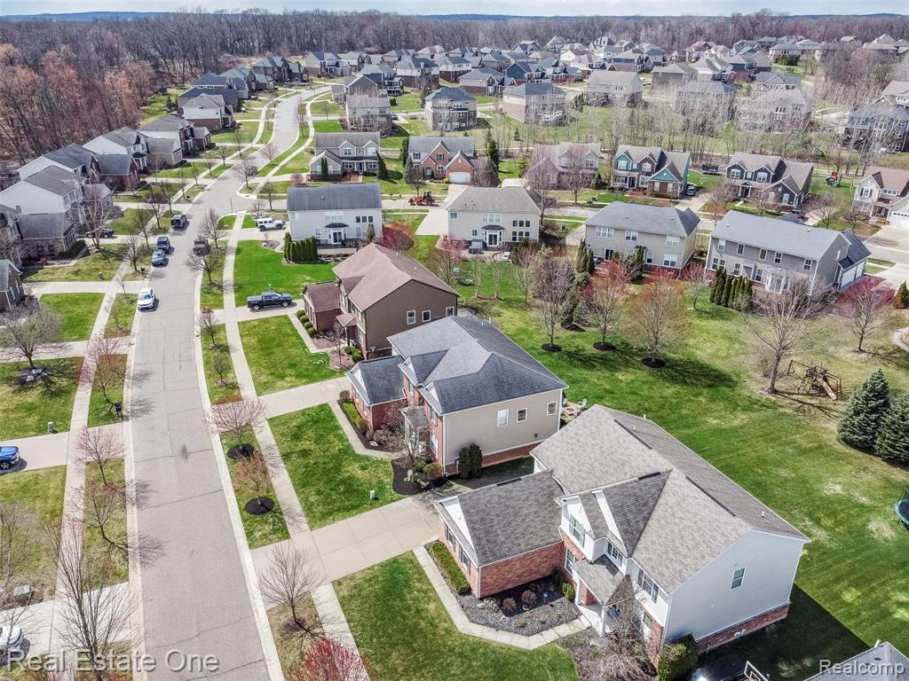 5947 Strawberry Circle, Commerce Twp, MI 48382 — Photo 4