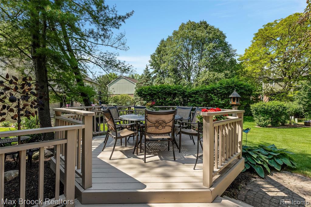 885 Timberline Drive, Rochester Hills, MI 48309 — Photo 17