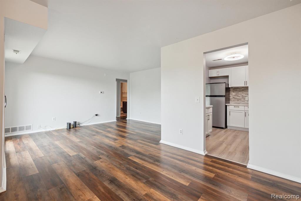32013 W 12 MILE Road, 306, Farmington Hills, MI 48334 — Photo 10