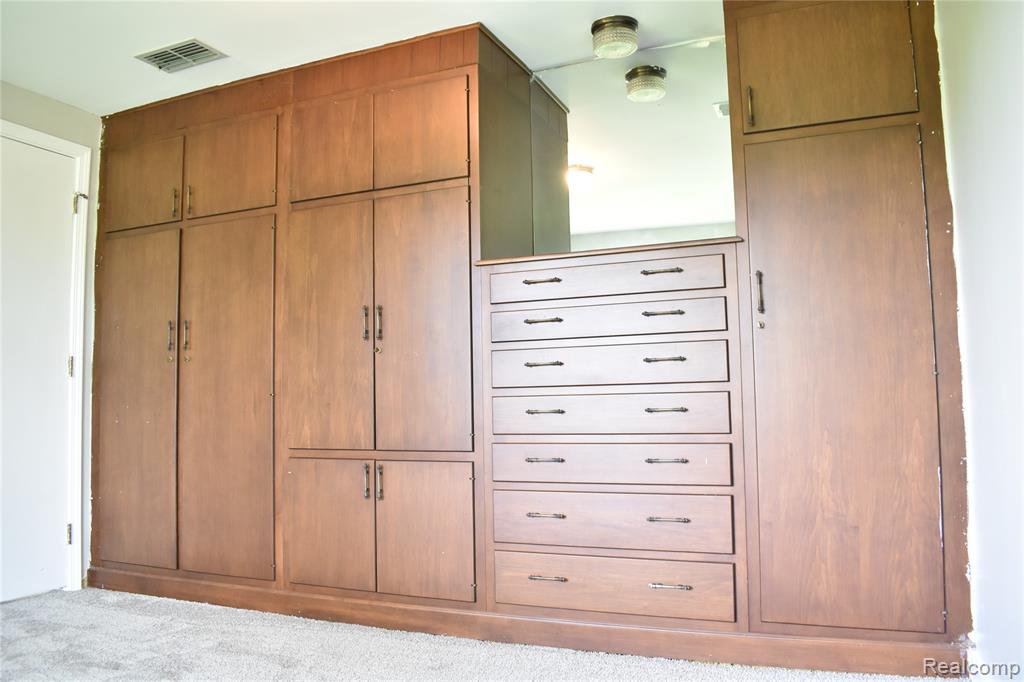 2073 Bordeaux Street, West Bloomfield, MI 48323 — Photo 35