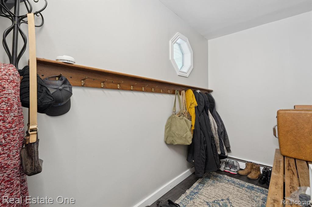 8921 Lake Road, Grosse Ile, MI 48138 — Photo 18