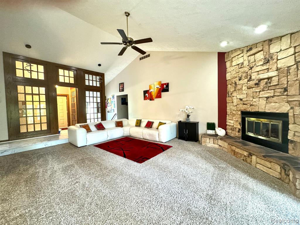 6391 DENTON Drive, Troy, MI 48098 — Photo 11