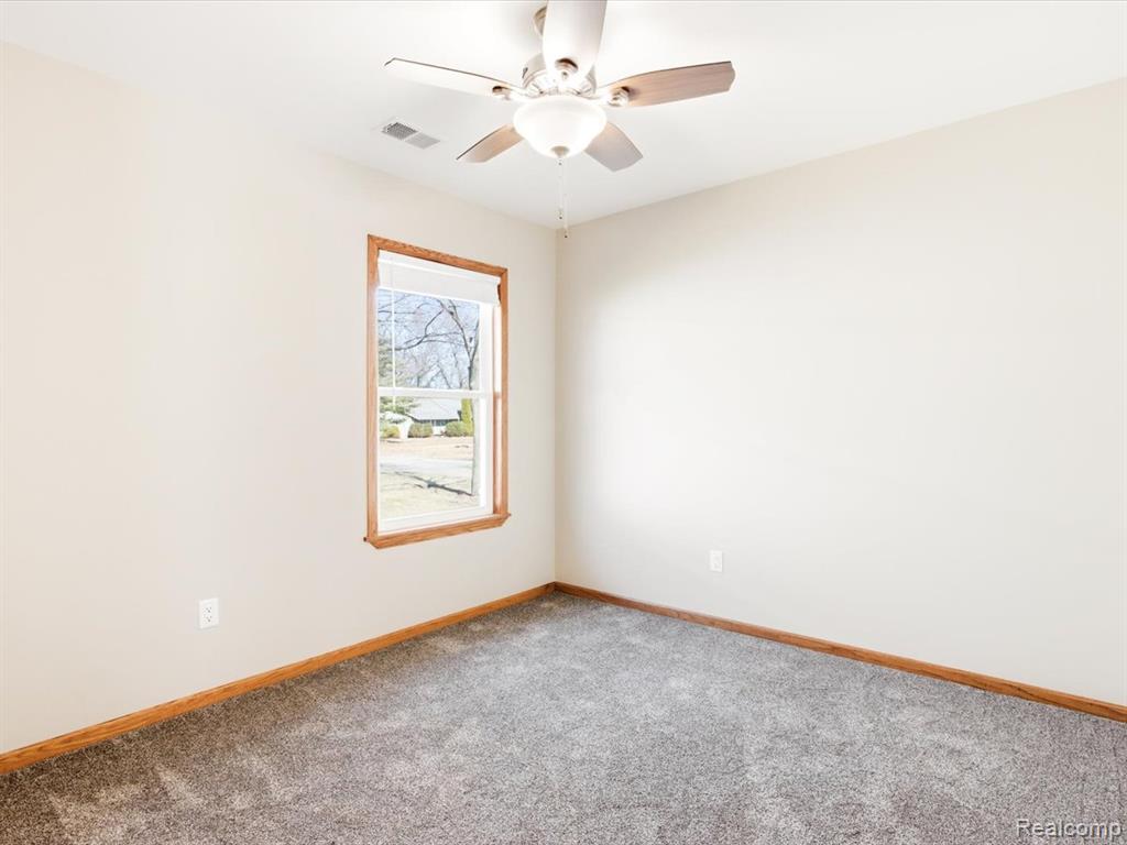 2835 17th Avenue, Port Huron, MI 48060 — Photo 17