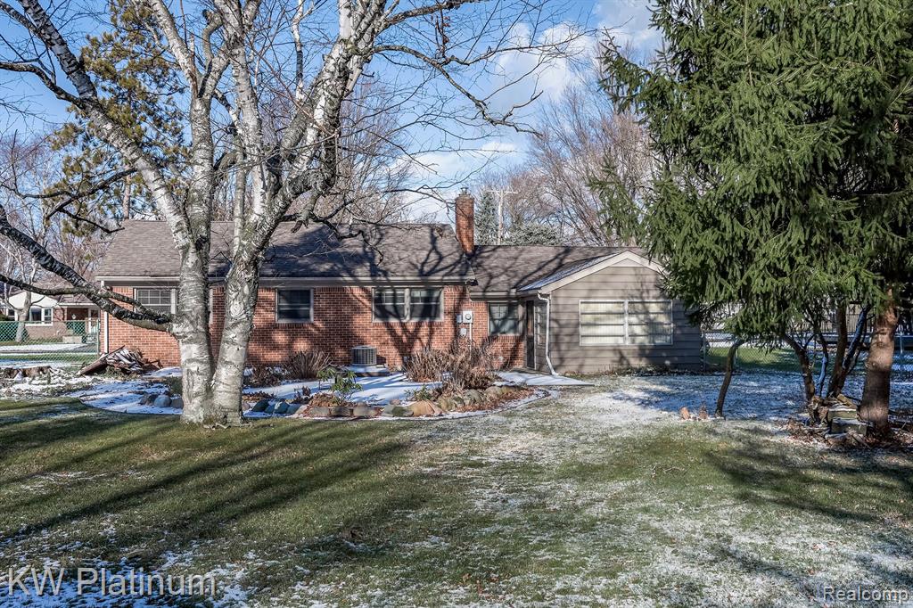 541 Cloverlawn Street, East China, MI — Photo 31