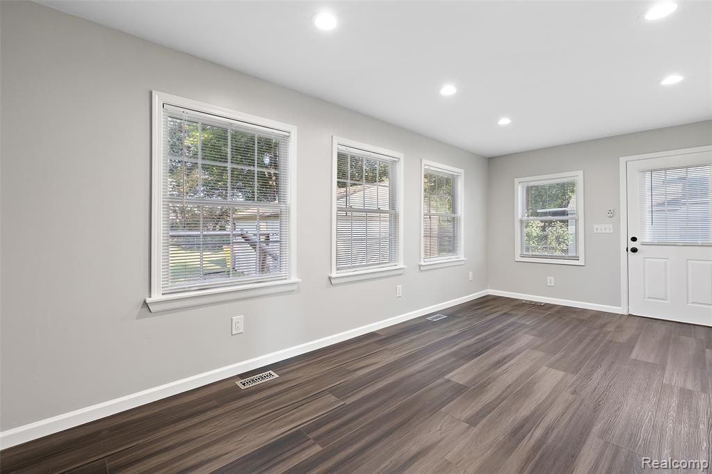 45447 Platt Street, Utica, MI 48317 — Photo 14