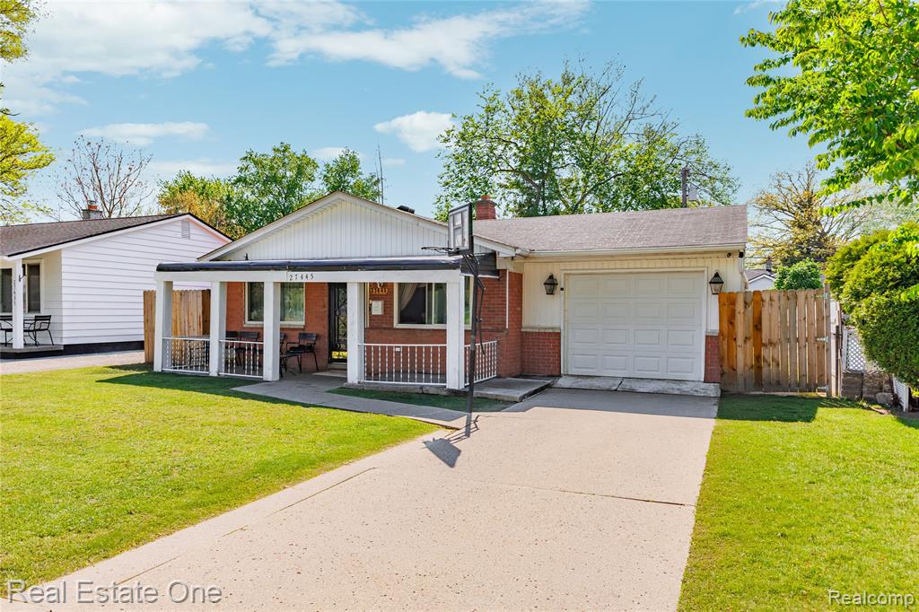 27445 Lorenz Street, Madison Heights, MI 48071