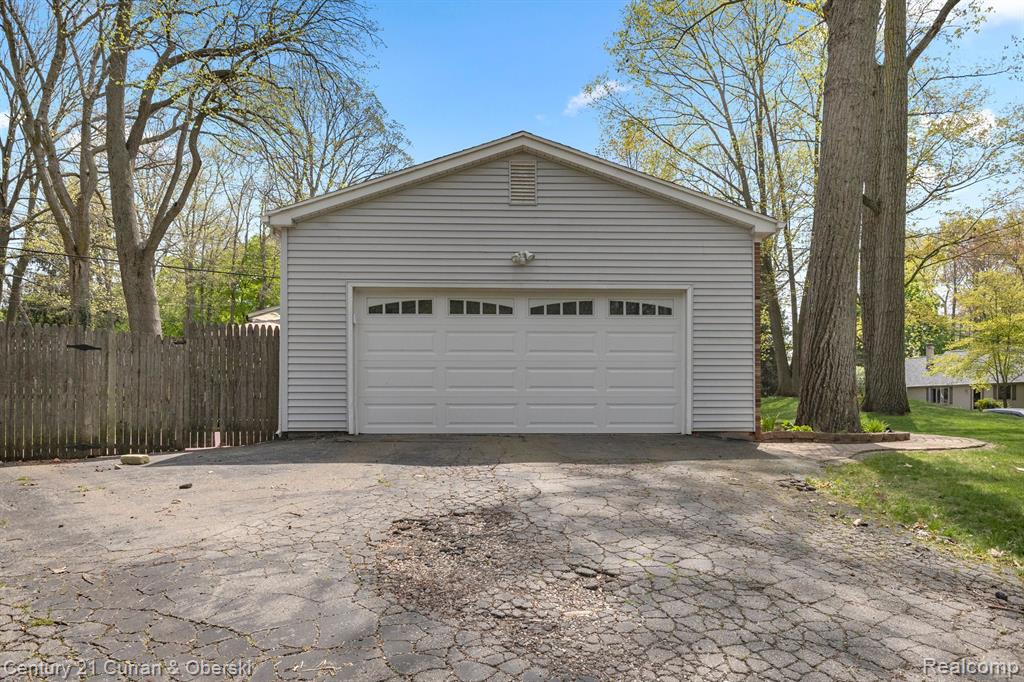 4400 HIGHFIELD Road, Waterford, MI 48329 — Photo 42