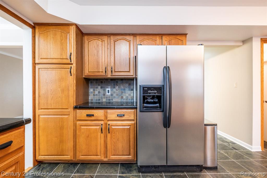 4256 BIEBER Drive, Sterling Heights, MI 48310 — Photo 14