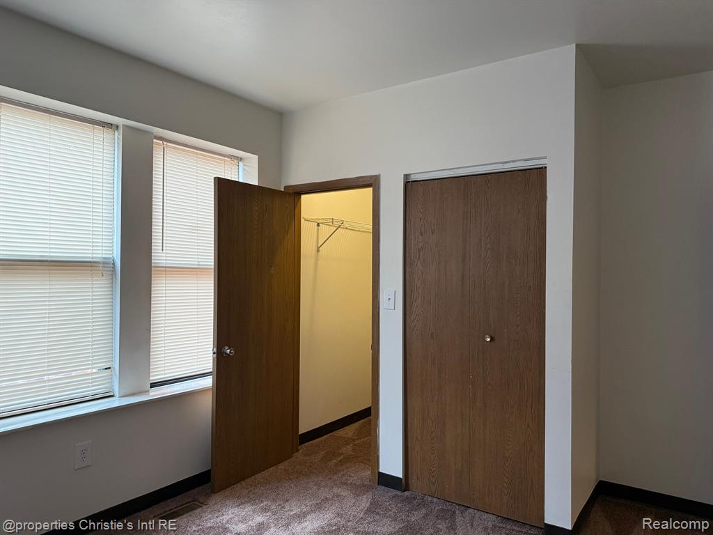 590 PARKVIEW Drive, Detroit, MI 48214 — Photo 18