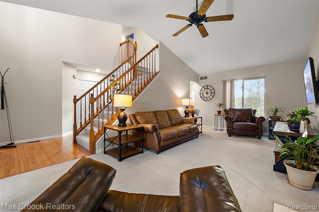 437 Cove View Drive, Waterford, MI 48327 — Photo 4