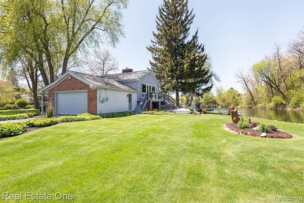 7311 BISCAYNE Court, White Lake, MI 48383 — Photo 41