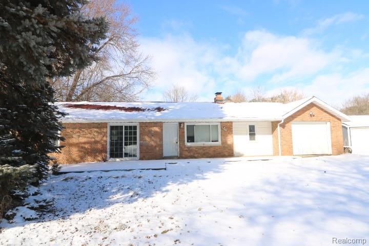 6191 Falkenbury Road, North Branch, MI 48461 — Photo 2